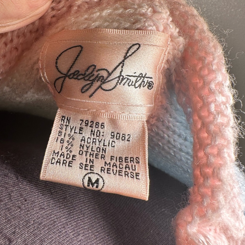 COPY - Vintage Jaclyn Smith Pastel Colorblock
Oversized Kawaii Sweater size sma… - Picture 11 of 16